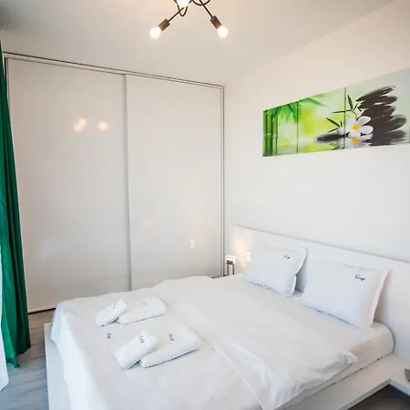 Luxury Cozy Apartment At Arad Plaza Exterior photo