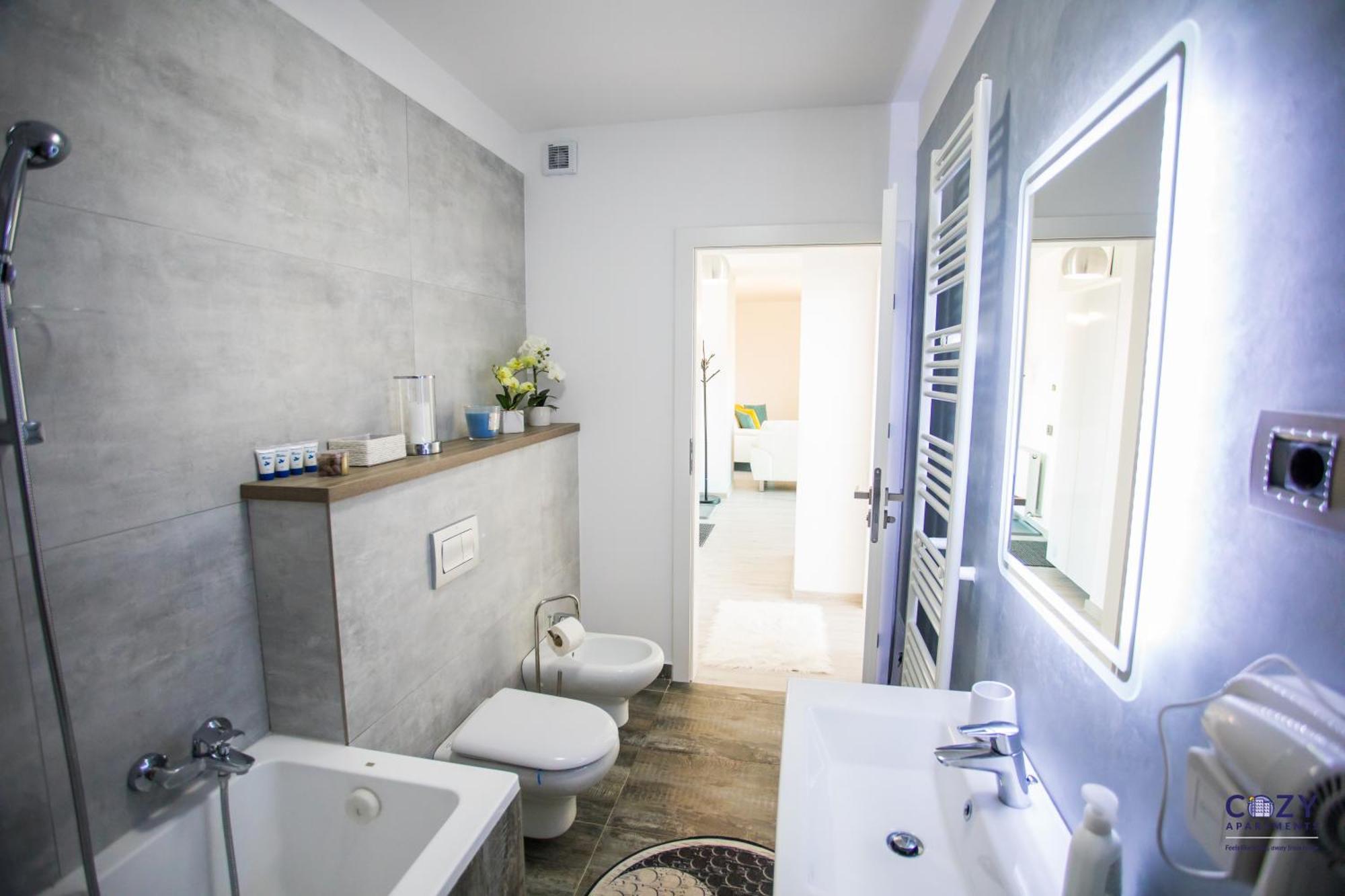 Luxury Cozy At Plaza Apartment