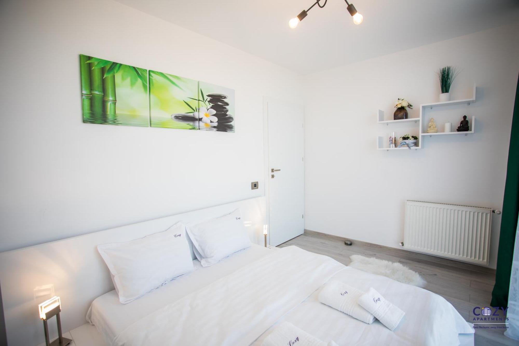 Luxury Cozy At Plaza Apartment